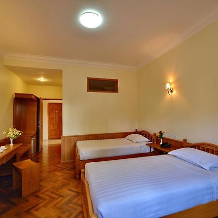 Win Unity Hotel Pyin U Lwin Exterior foto