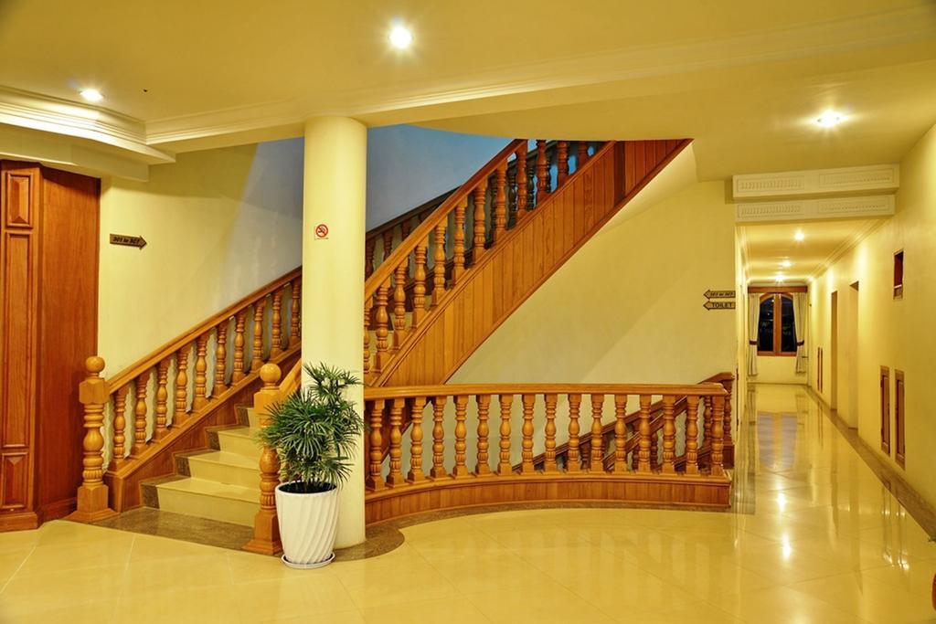 Win Unity Hotel Pyin U Lwin Exterior foto