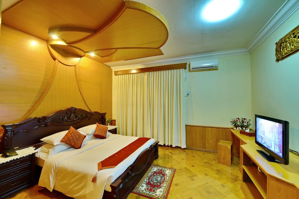 Win Unity Hotel Pyin U Lwin Exterior foto