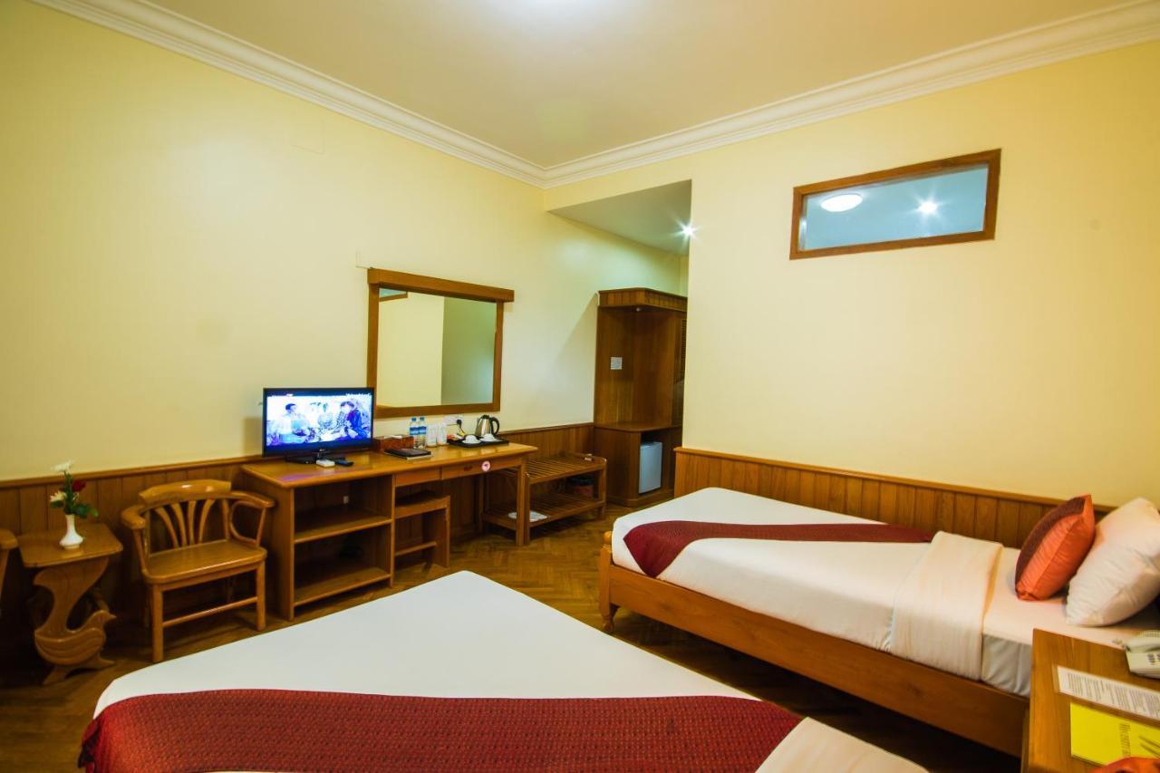 Win Unity Hotel Pyin U Lwin Exterior foto